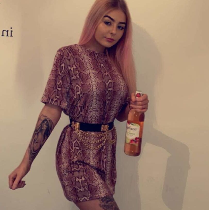 Sexy tattoo Belfast girl