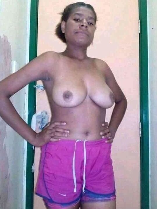Cewe papua bugil