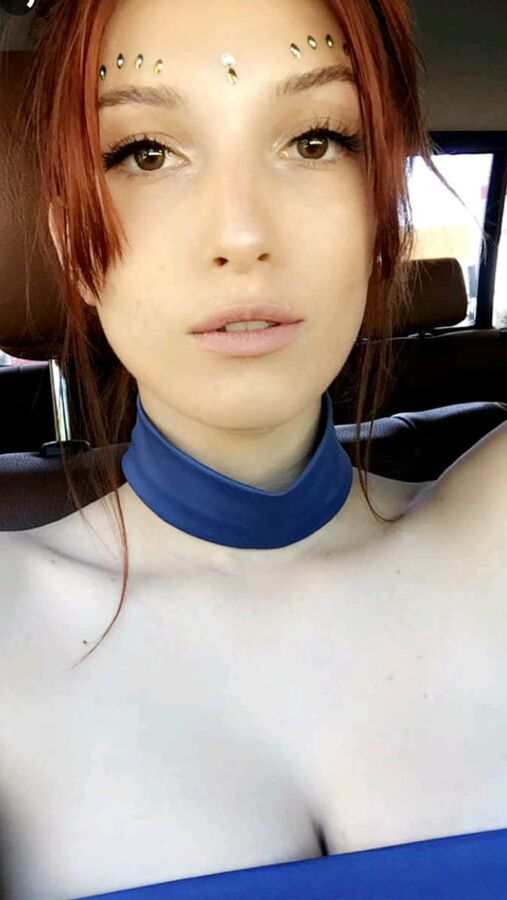 Celebrity Boobs - Dani Thorne