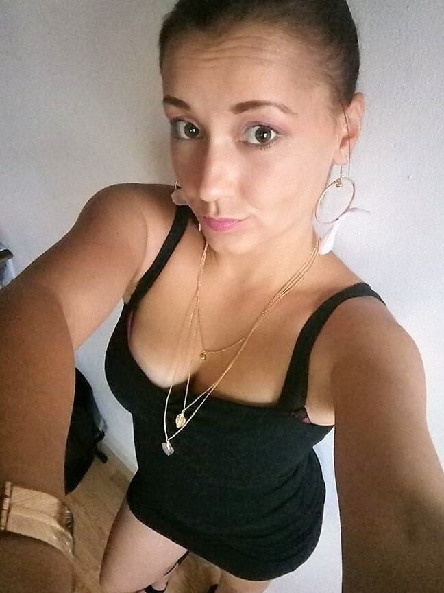 Polska kurwa Ewelina i ogromne cycki.....Polish slut Ewelina