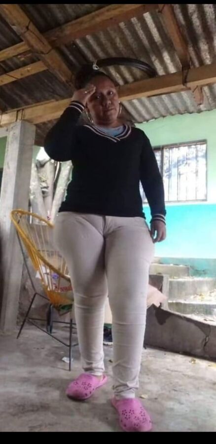 Laura madurita Nalgona