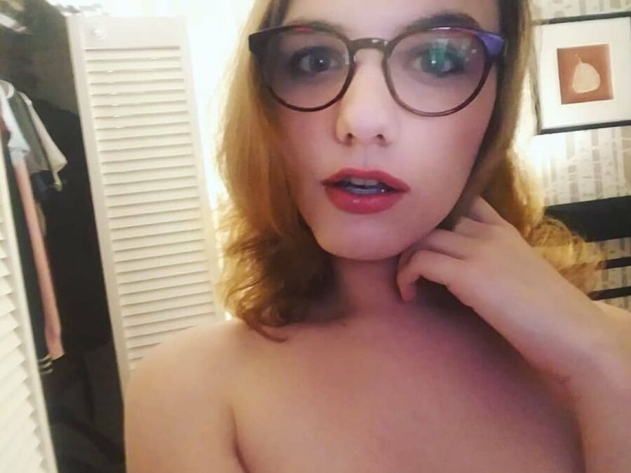 Sexy College Babe