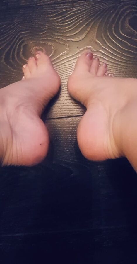 Sexy feet and heels