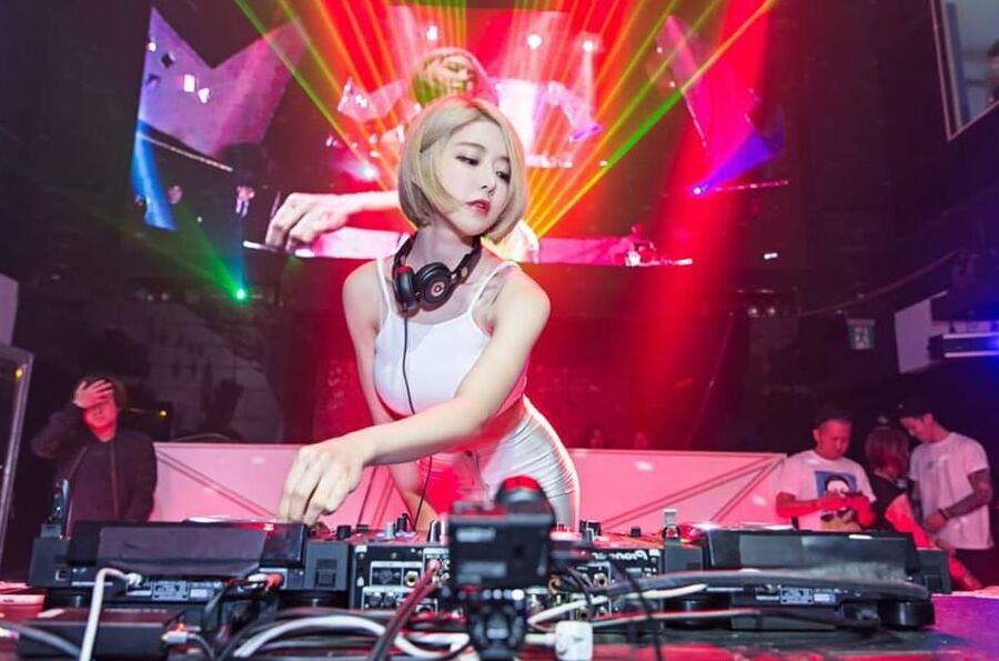 Korean Hottie DJ Soda