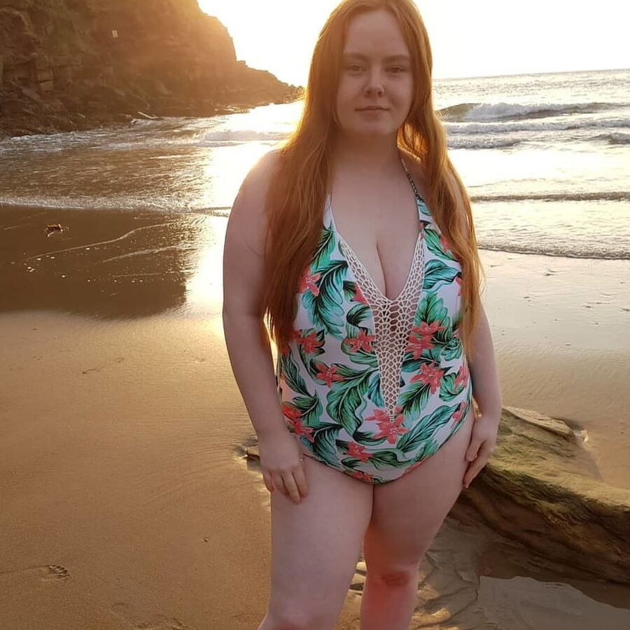 Sexy Chubby Redhead