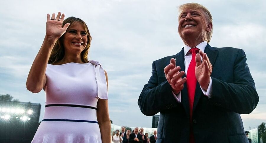 Melania Trump captured braless