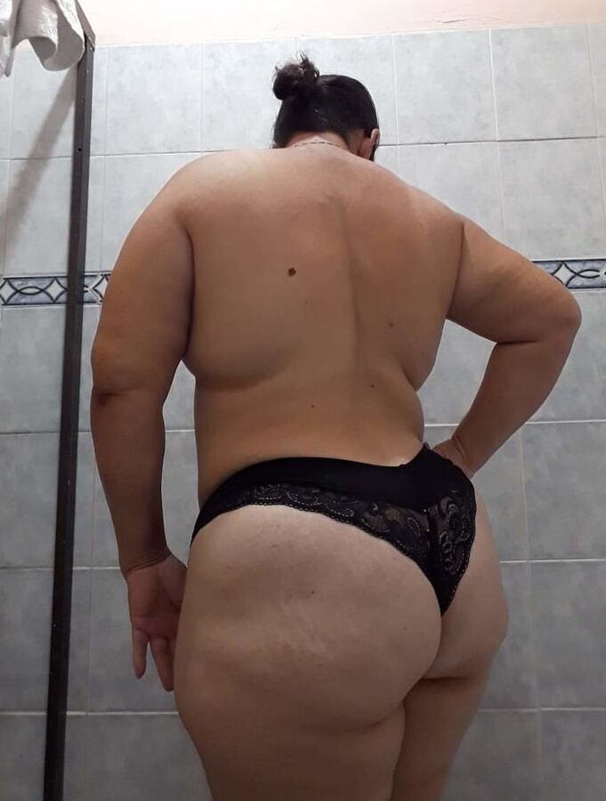 Chubby Latin milf
