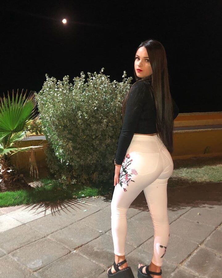 On Instagram- catalina_lugaro_