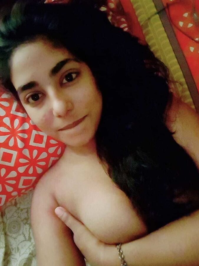 shy pakistani hoe