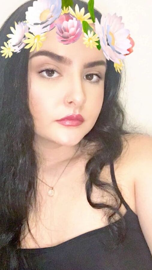 Very Hot girl Selfie pic