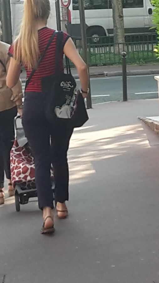 FLASHING IN THE STREET