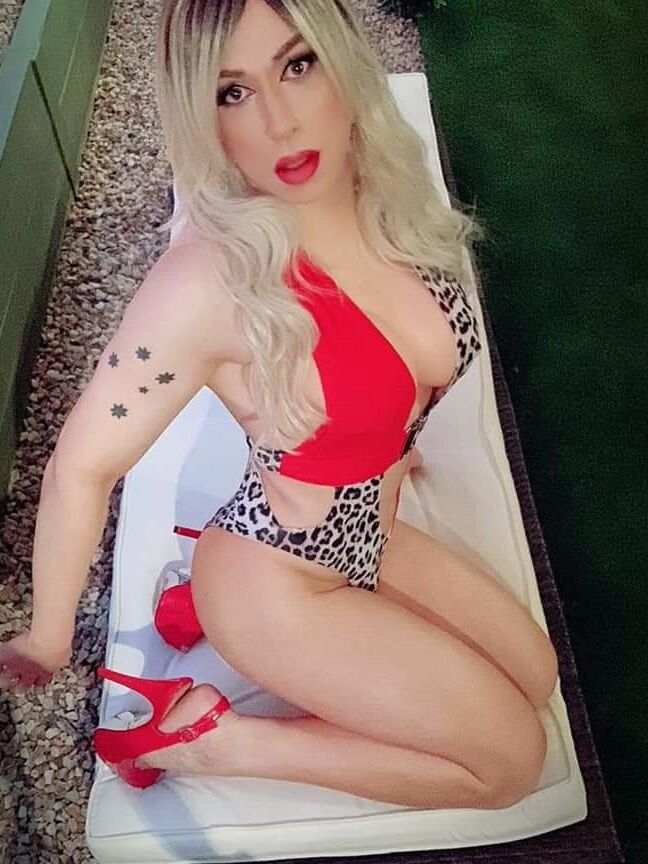 Swimwear selfies