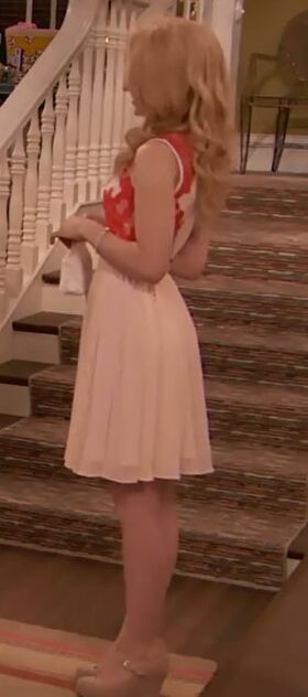 Dove Cameron