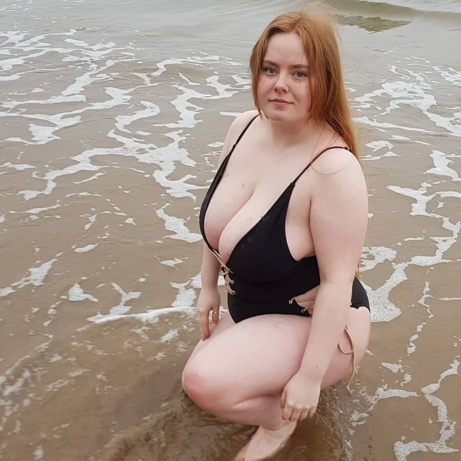 Sexy Chubby Redhead