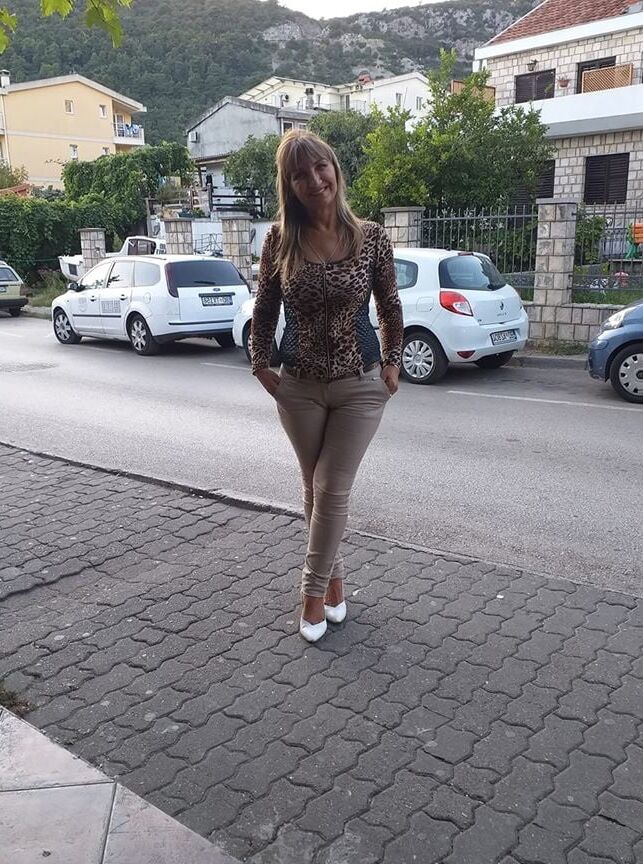 Opasna mama siromasne mamice horny MILF