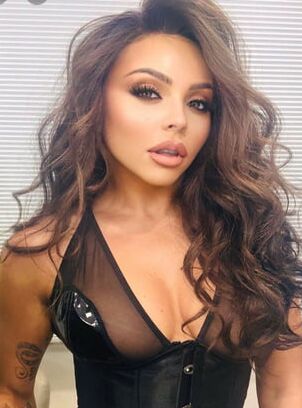 Jesy Nelson wankbank