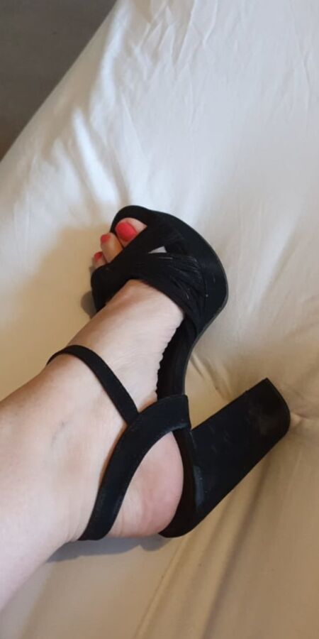Sexy feet and heels