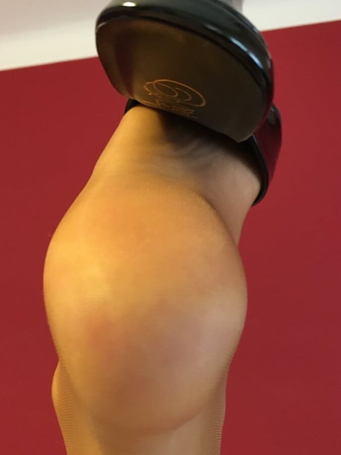 Nylonfeet VI