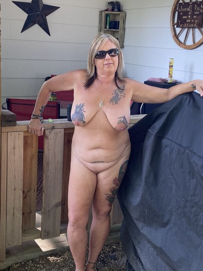 Saggie boobies