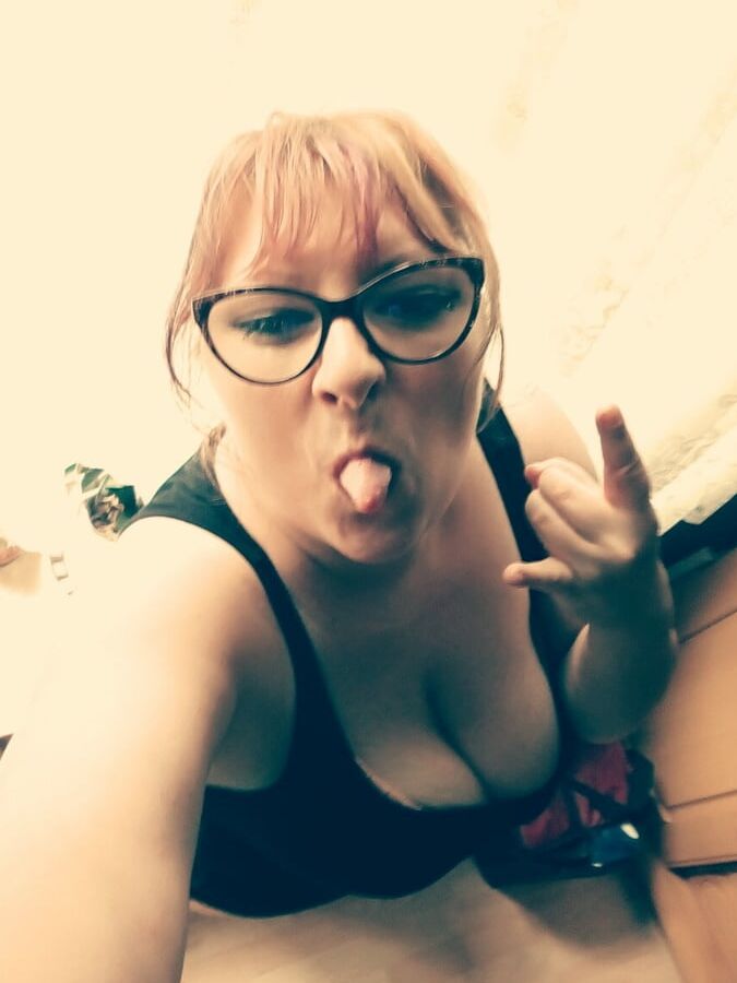 ROU ROMANIAN MILFS MOM IS A FAT SLUT