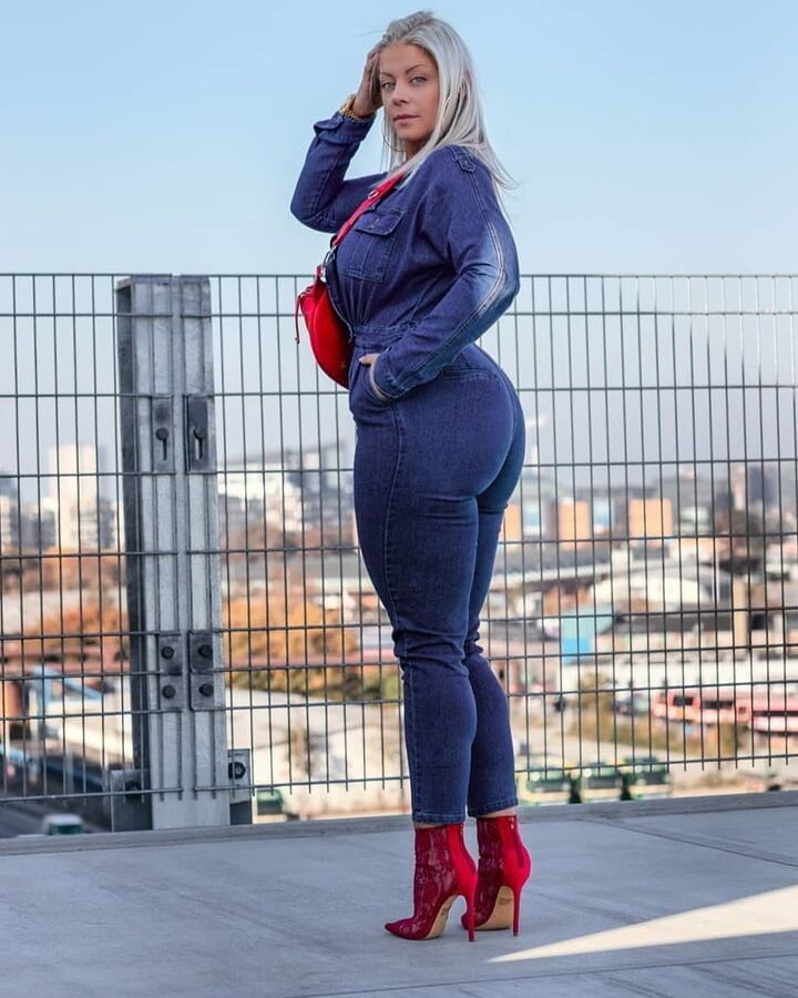 FITNESS MILF