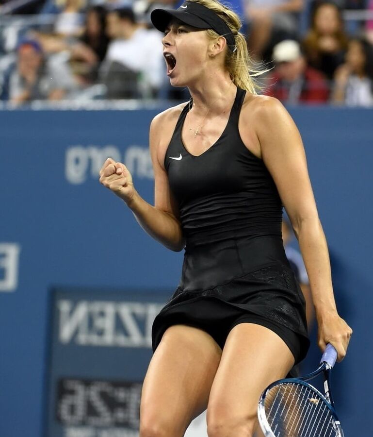 Maria Sharapova&;s sweaty cunt - I&;d give anything to lick it