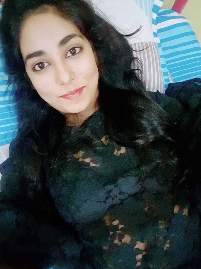 shy pakistani hoe