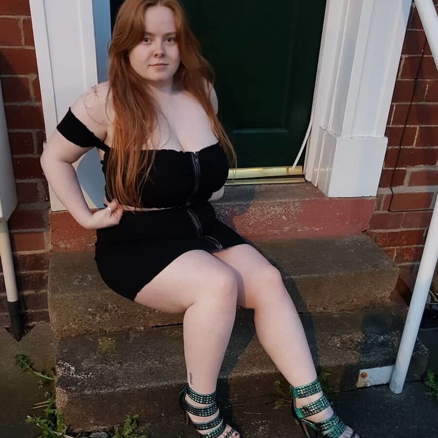Sexy Chubby Redhead