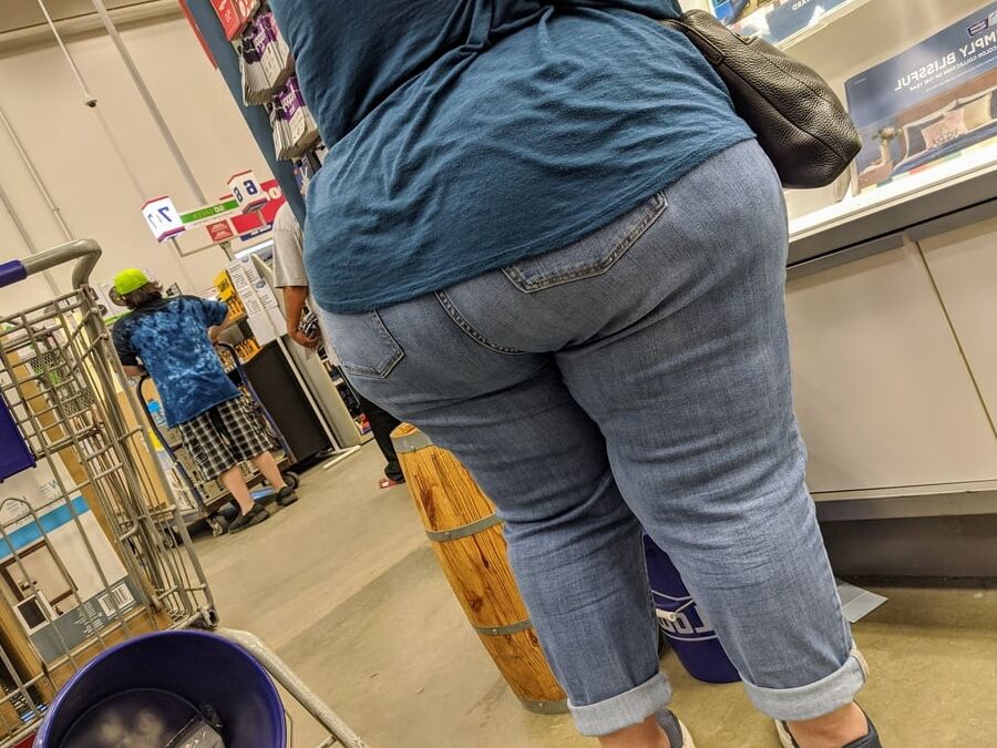 Hispanic Mature Wide Big Ass