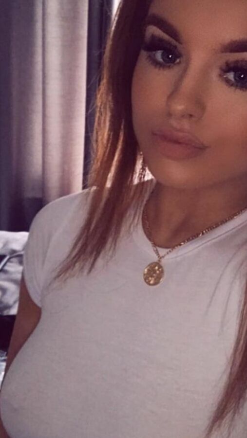 ELLIE G UK BABE WITH GORGEOUS BIG TITS