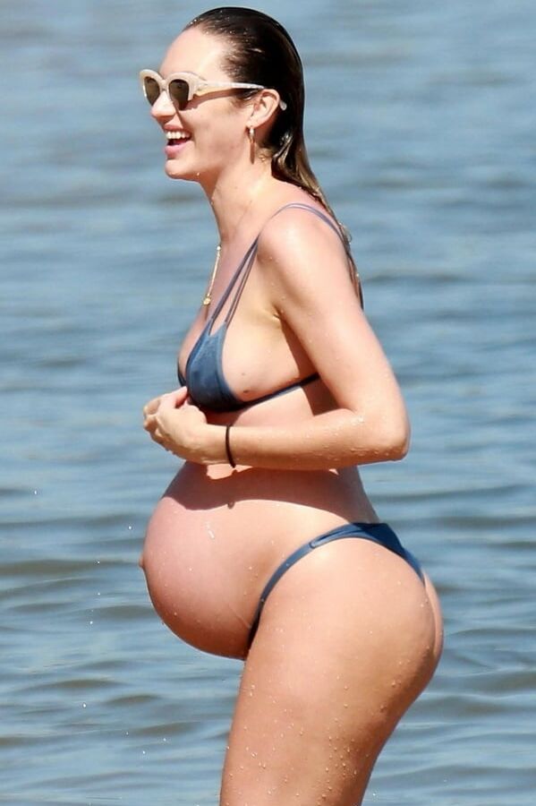 Pregnant celebrities in the beach