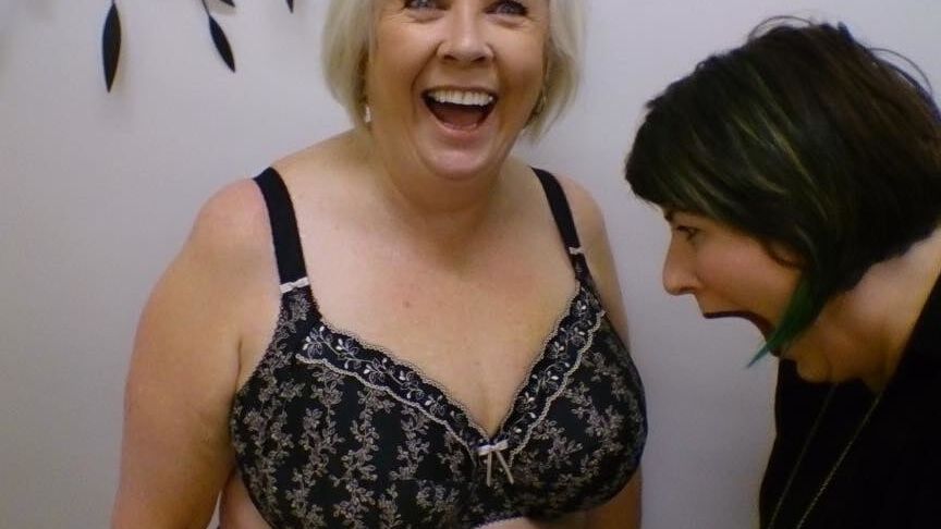 Lady mature in lingerie