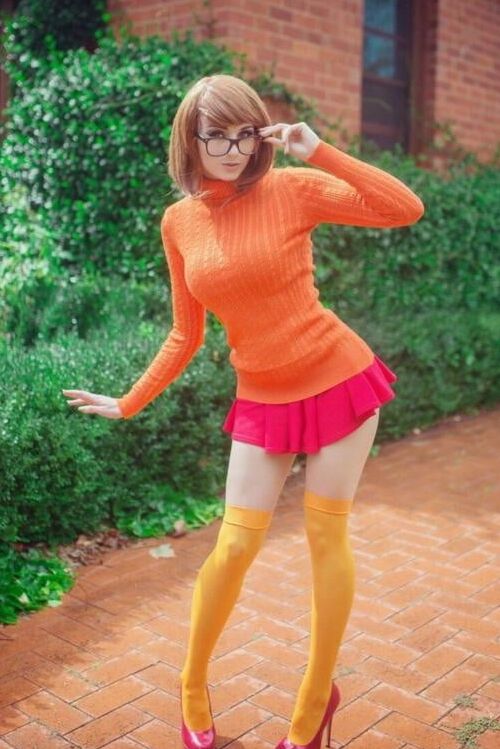 How would you dress me up for sex and why? :)