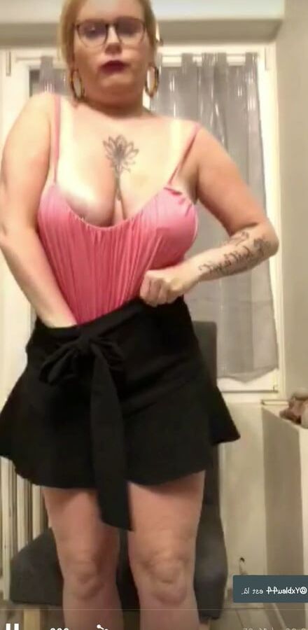 Anais Meyer nipslip
