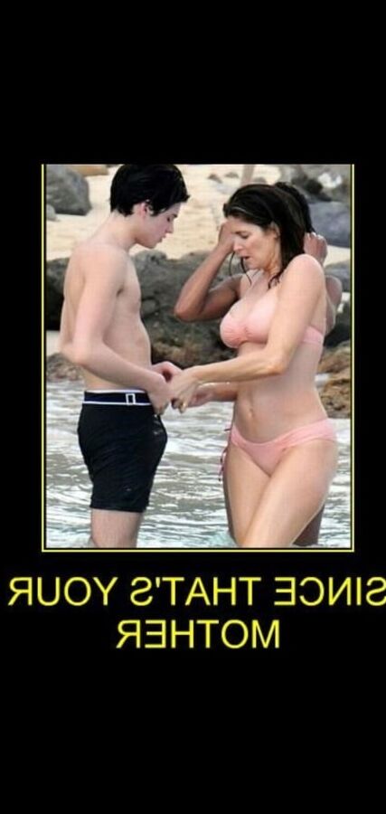 More unbelievably hot mums