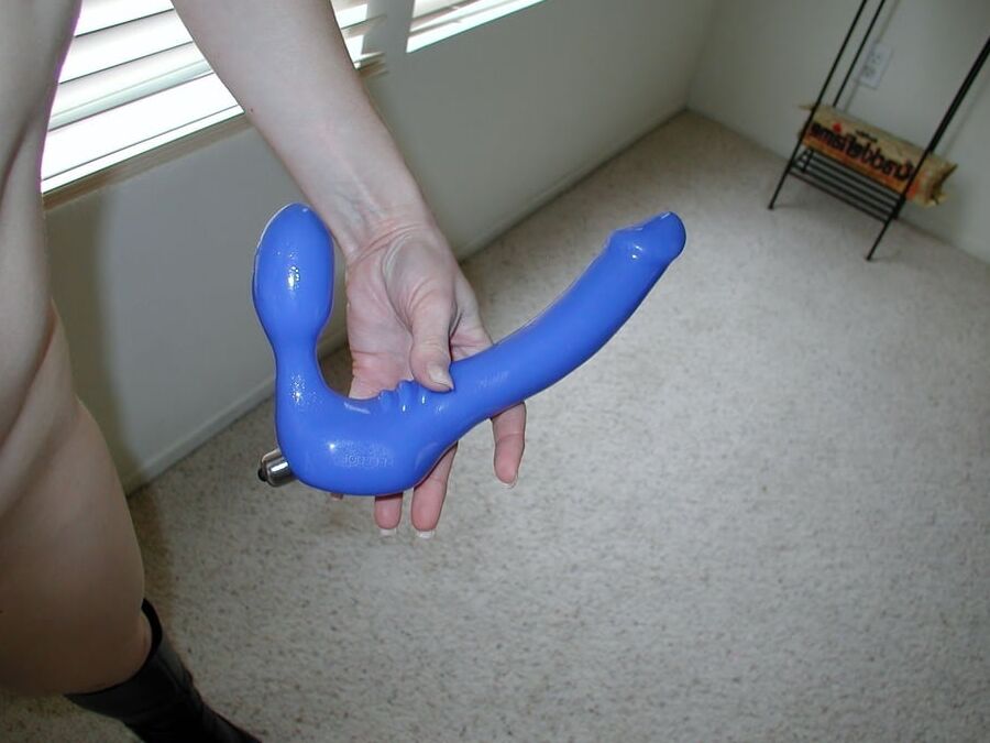 Milf Fucks Girlfriend