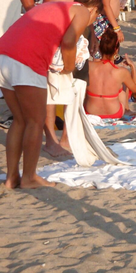 spy in beach