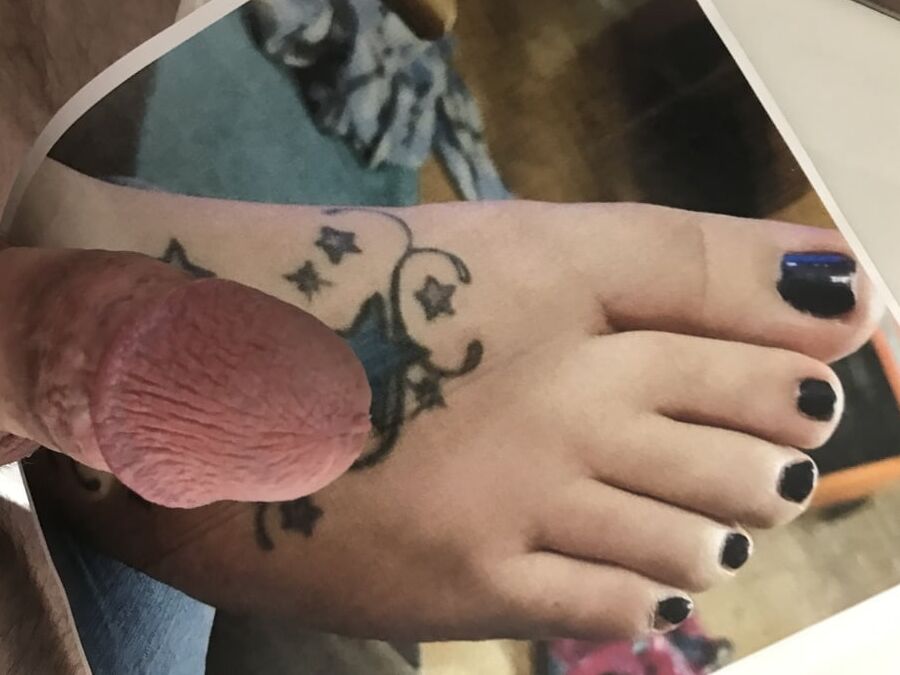 Cum for adram sexy feet.
