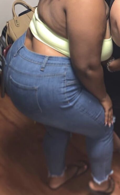 Big ass and tittys VOL with candids