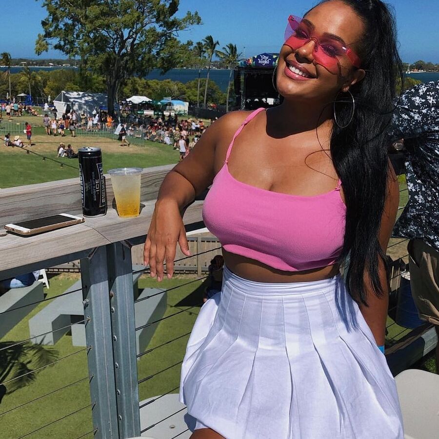 KIKI PNG Mixed-race
