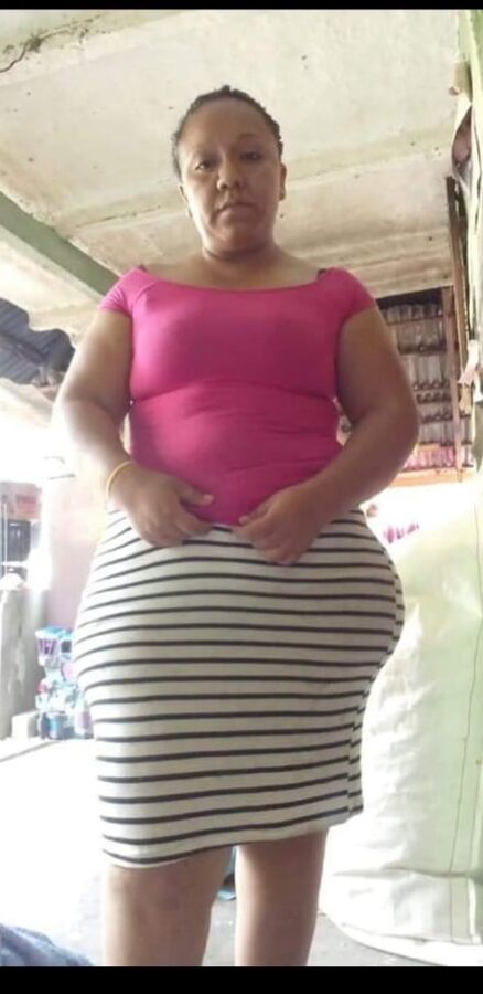 Laura madurita Nalgona