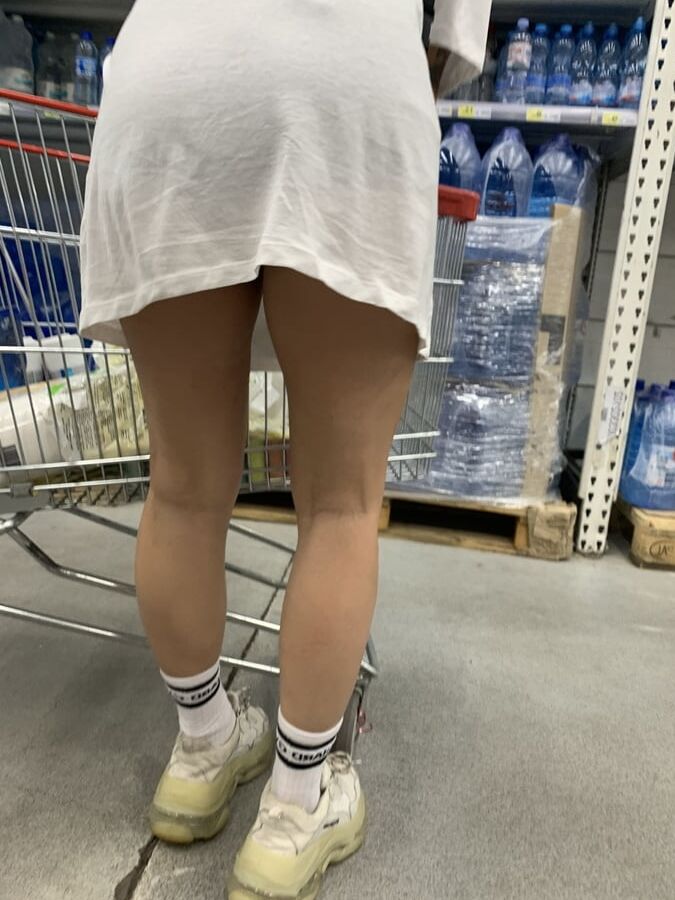 Beautiful gym lady. Upskirt sexy ass