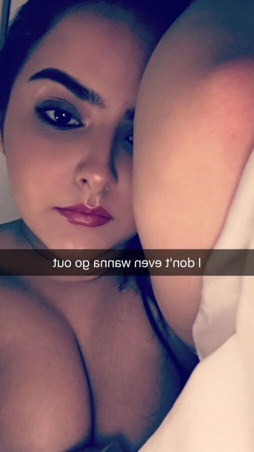Very Hot girl Selfie pic