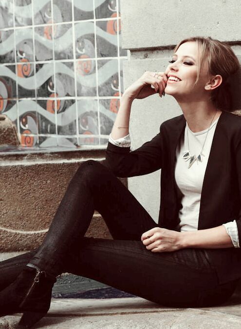 Riley Voelkel (Actress)