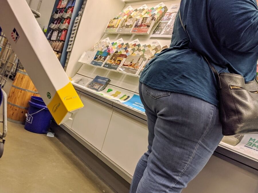 Hispanic Mature Wide Big Ass