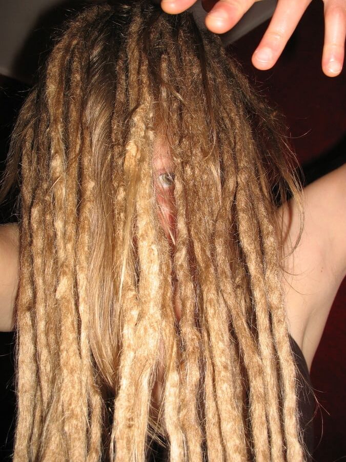 Stolen pics of Dreadlocks hottie