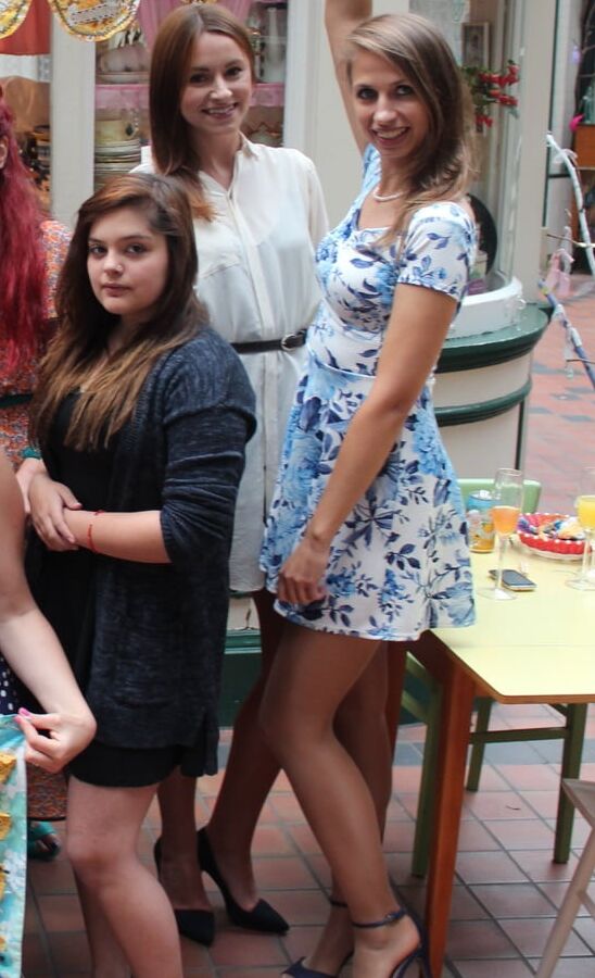 Skinny GF in Shiny Pantyhose