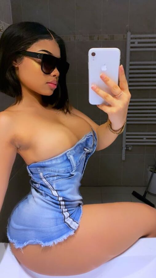 Sexy Instagram boobs
