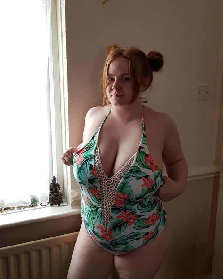 Sexy Chubby Redhead