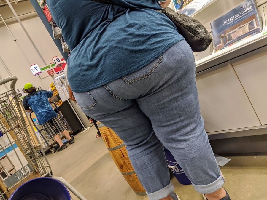Hispanic Mature Wide Big Ass